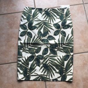 NWT Jungle Leaf Print Pencil Skirt